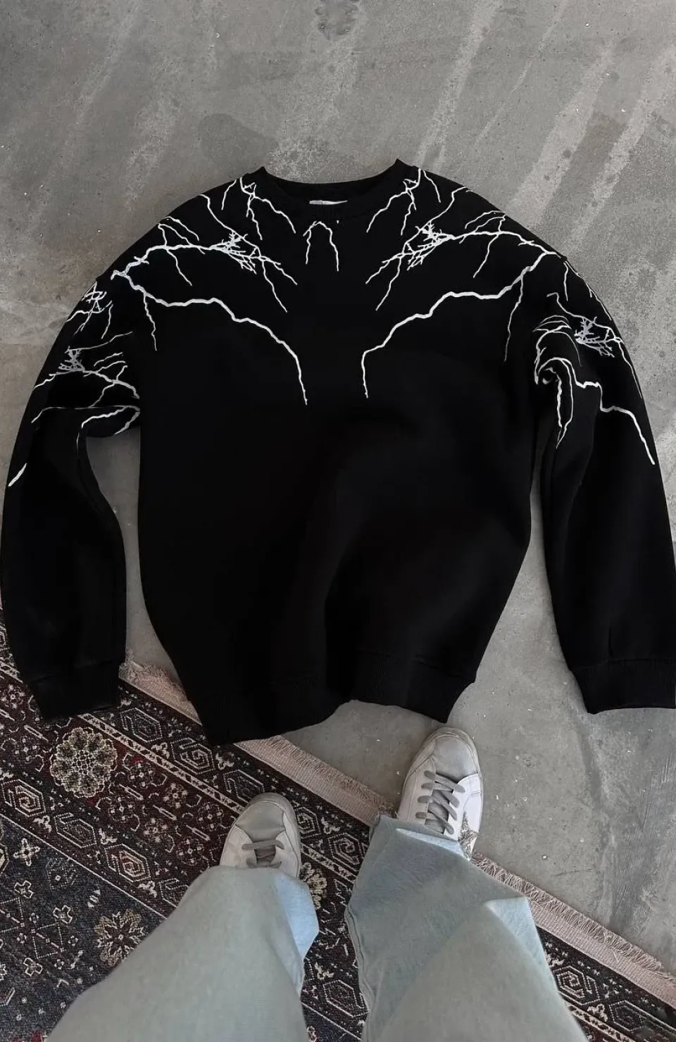 Yıldırım Baskılı Bisiklet Yaka SweatShirt - Siyah Somersan Giyim | Kadın, Erkek ve Çocuk Moda