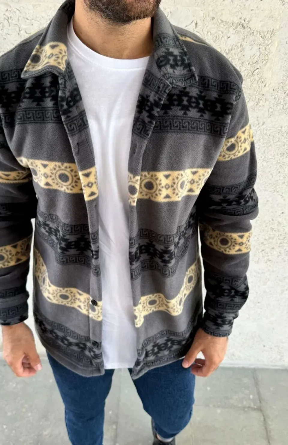 Erkek Desenli Polar Gömlek – Etnik Şerit Desen Yakalı, Uzun Kollu, Düğmeli, Oversize Rahat Kalıp - Füme