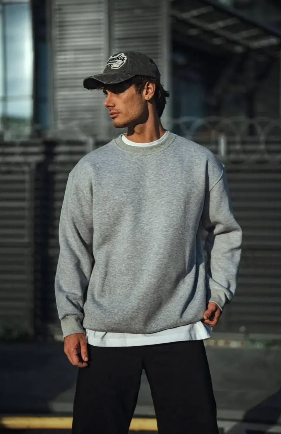 Kışlık Bisiklet Yaka Üç İplik Basic SweatShirt - Gri