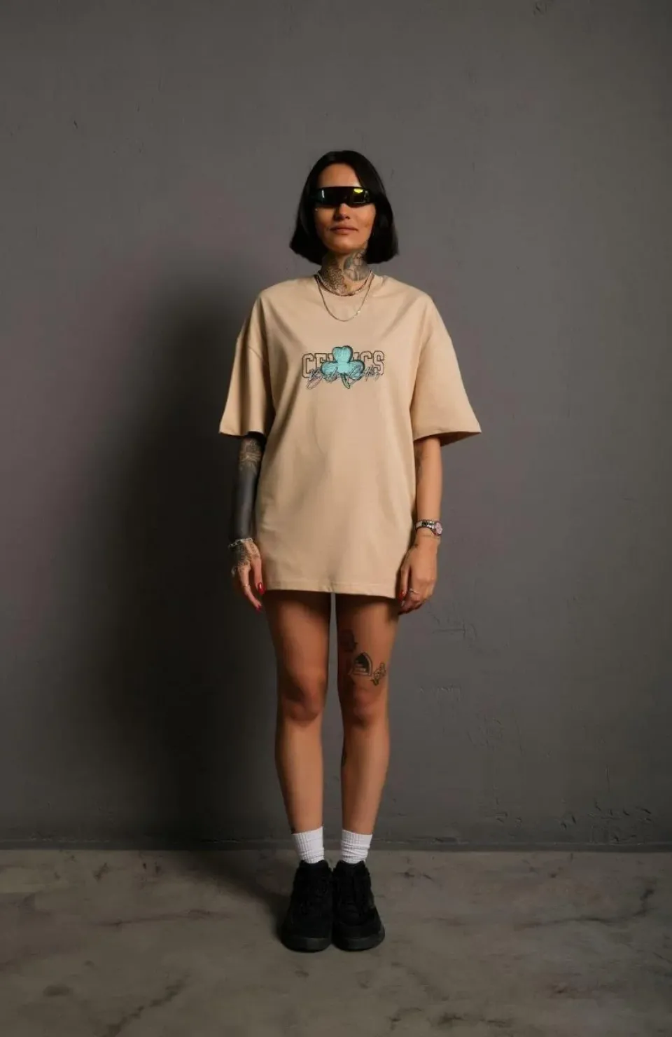 Kadın Sırt Baskılı T-shirt - Bej