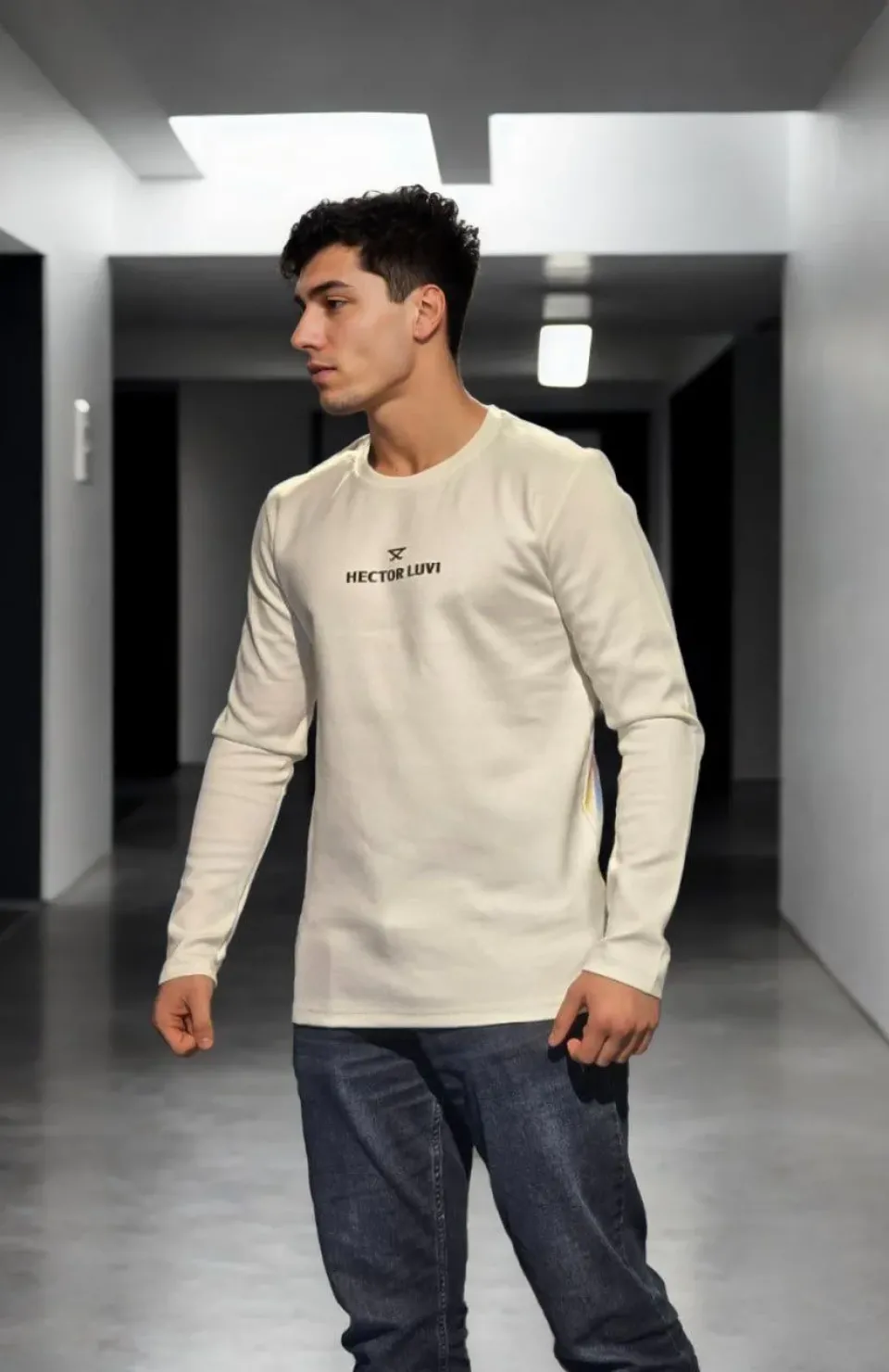 Unisex Bisiklet Yaka Uzun Kollu T-Shirt - Beyaz