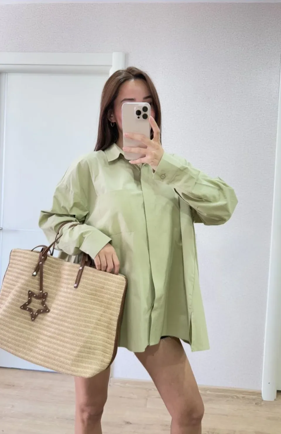Poplin Kadın Yakalı Yandan Yırtmaçlı Arka Pens Detaylı Gömlek - Yeşil