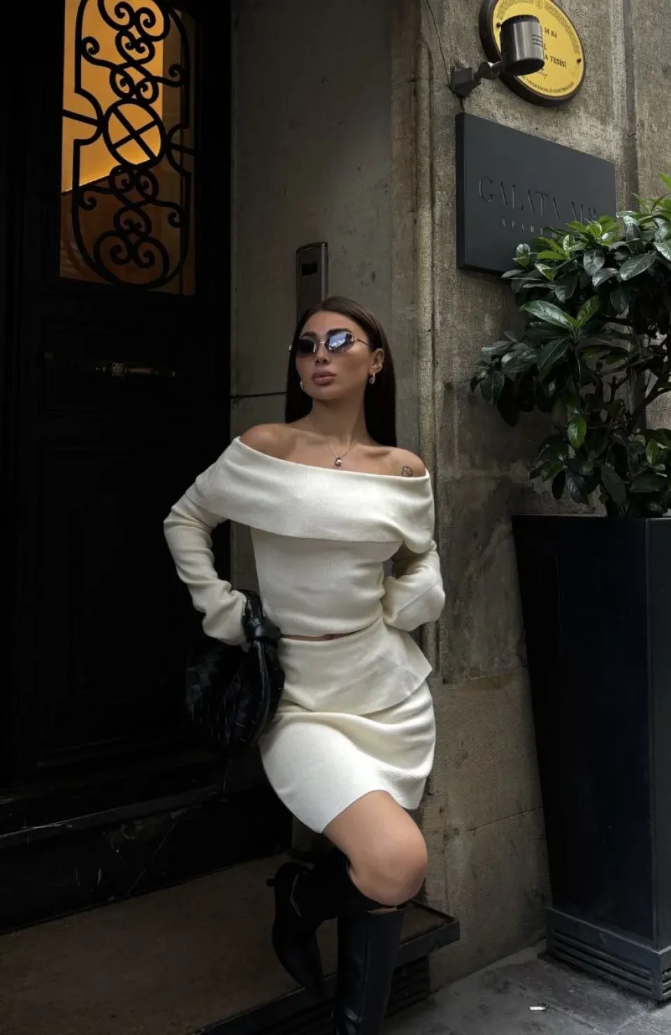 Straplez , Madonna , Carmen Yaka Croplu Mini Etekli ikili Takım Triko - Beyaz