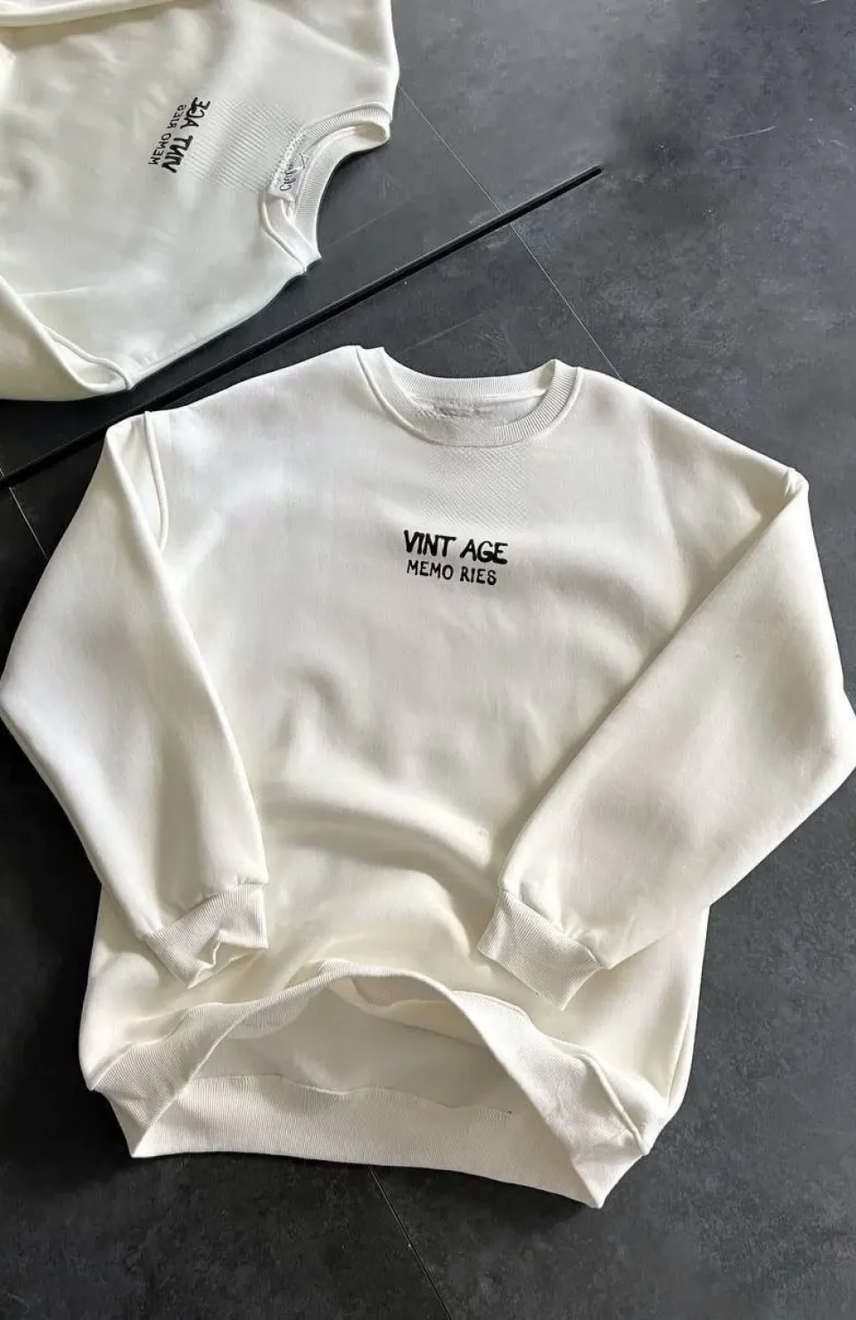 Bisiklet Yaka Üç İplik Baskılı Oversize SweatShirt - Beyaz