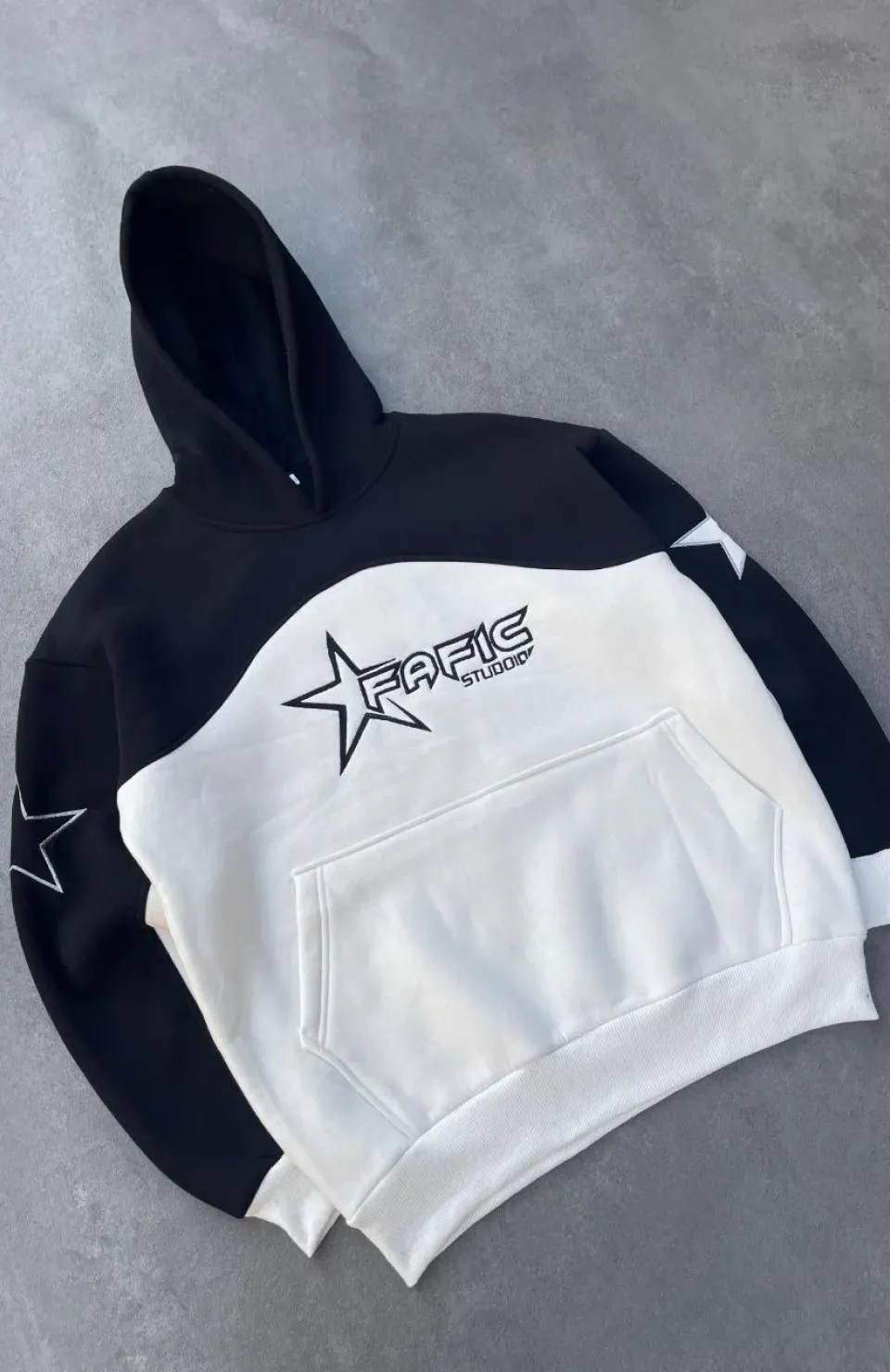 Parçalı Nakış İşlemelı Kapüşonlu SweatShirt - Siyah