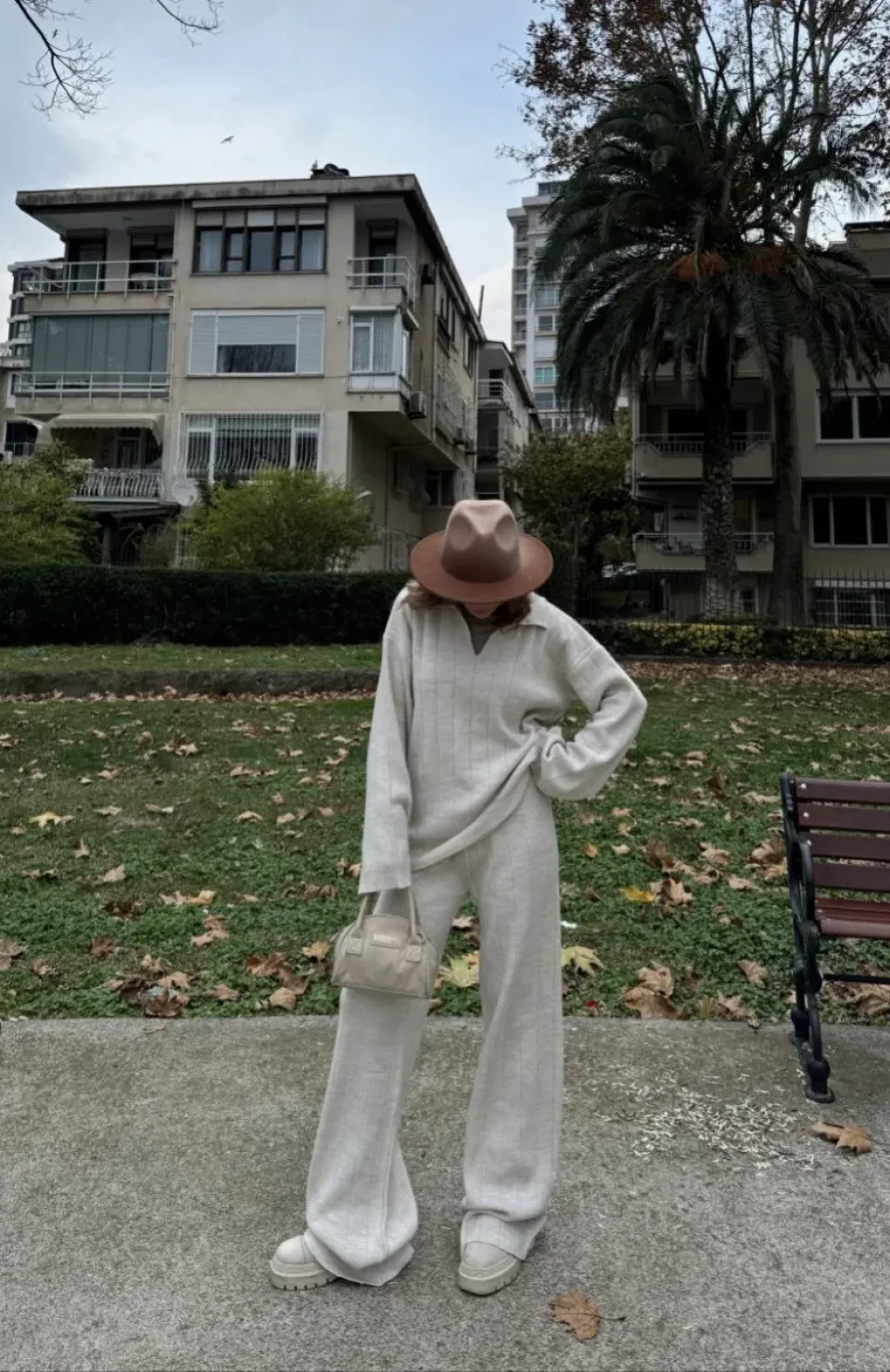 Yakalı Cizgi Detaylı Triko İkili Takım - Beyaz