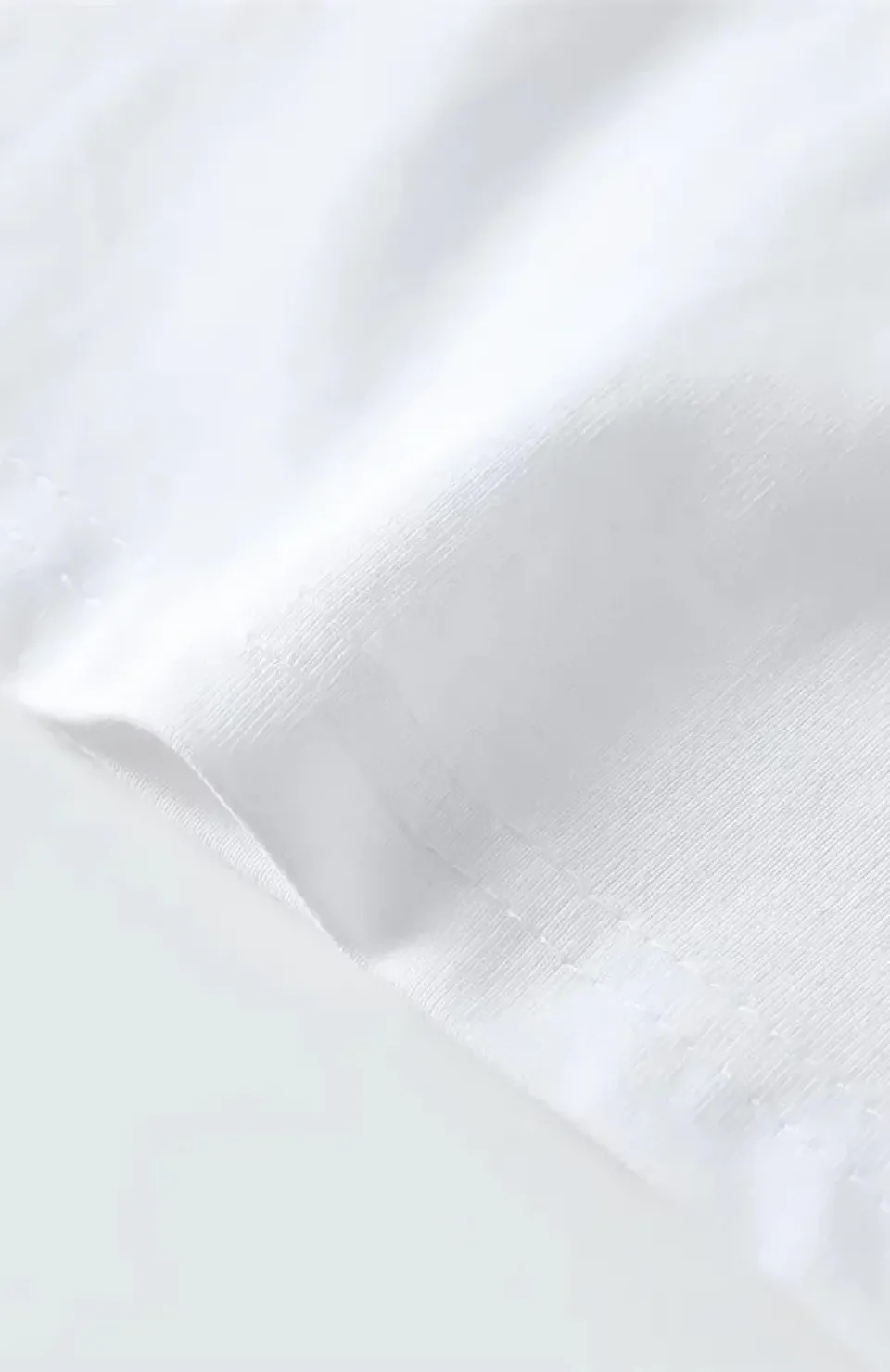 Eşsiz Baskı Tasarımlı Şık Büyük Beden Erkek Tişörtü - Rahat Polyester, Makinede Yıkanabilir, Yuvarlak Yaka - Her Mevsim İçin Mükemmel - Beyaz