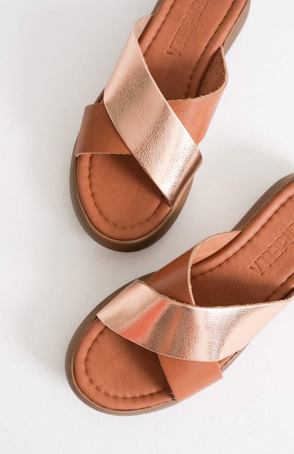 Günlük Taba Hakiki Deri Terlik TR31MY53G Somersan Giyim | Kadın, Erkek ve Çocuk Moda