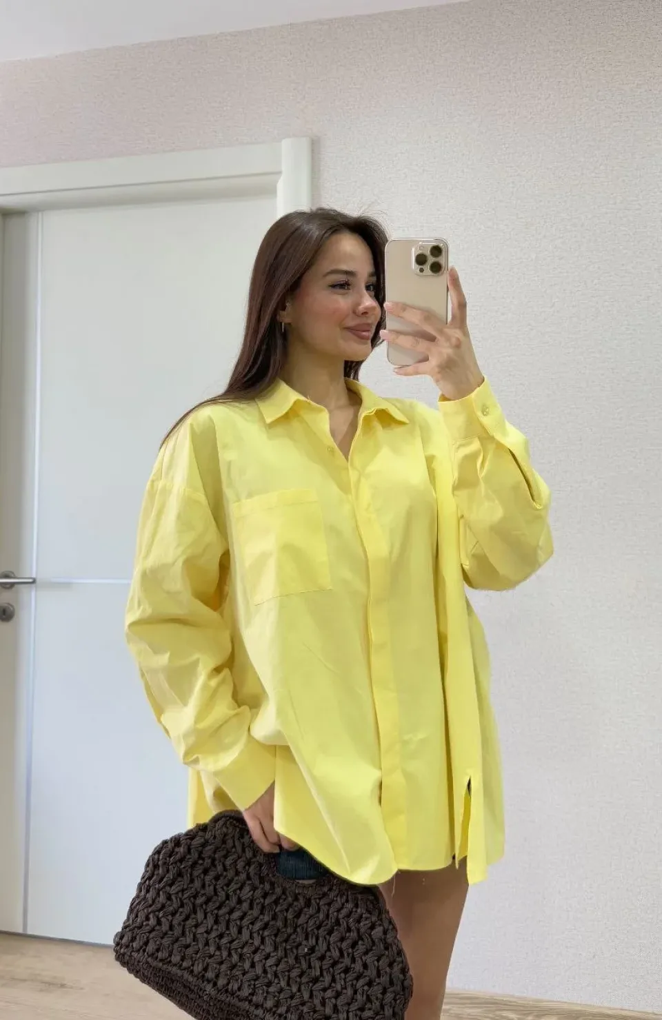 Poplin Kadın Yakalı Yandan Yırtmaçlı Arka Pens Detaylı Gömlek - Sarı