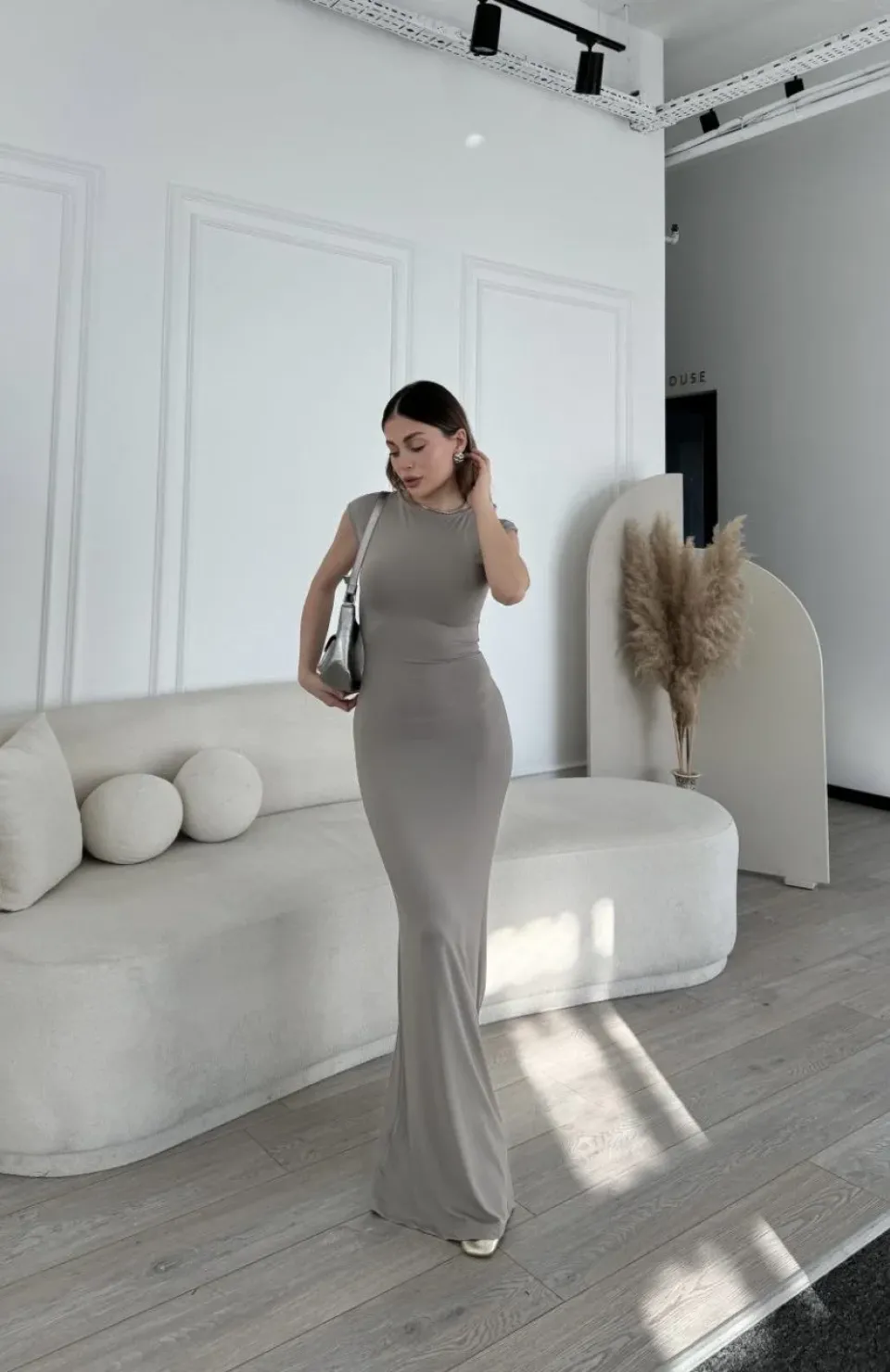 Kolsuz Uzun Likralı Elbise - Gri