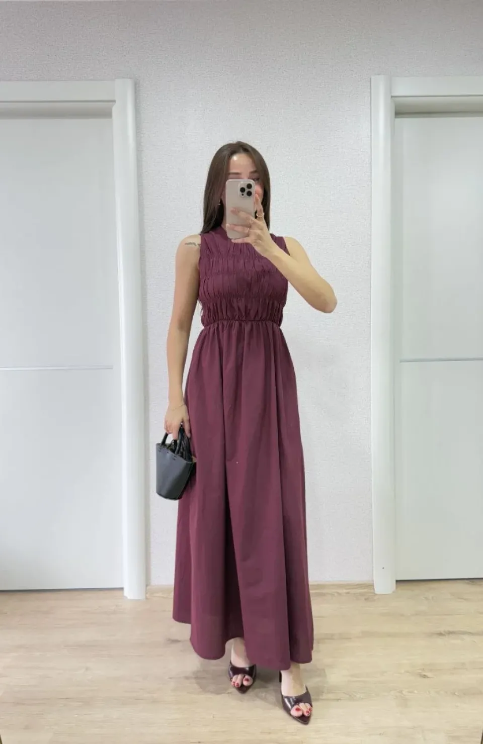 Kolsuz Göğüs Lastıklı %100 Poplin Uzun Elbise - Bordo