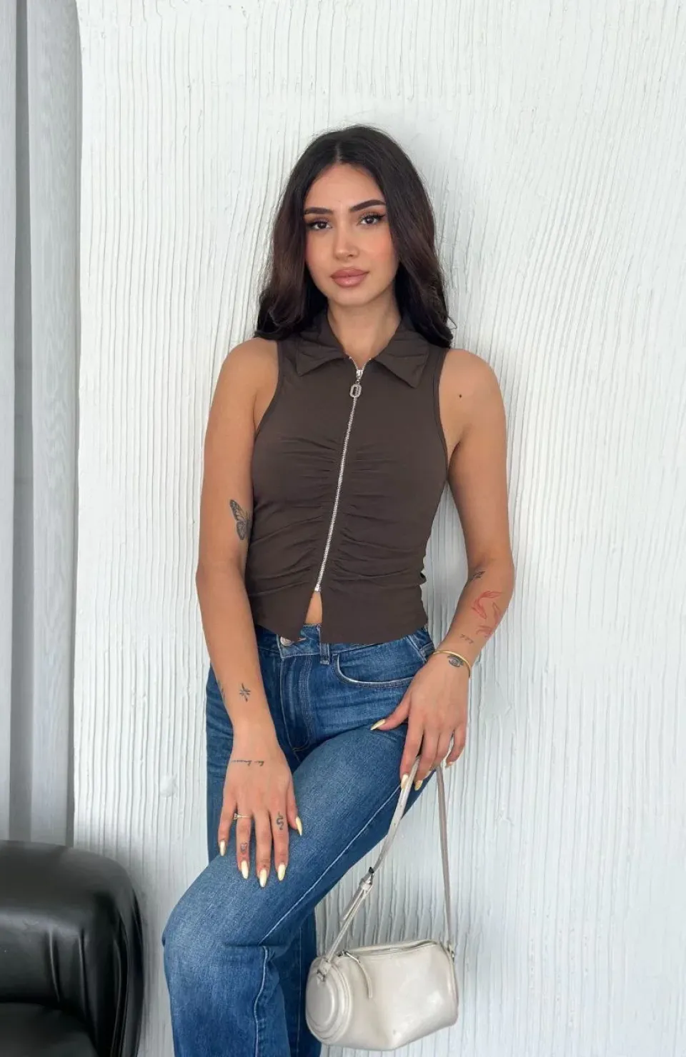 Yakalı Tam Fermuarlı Kolsuz Bluz - Kahverengi