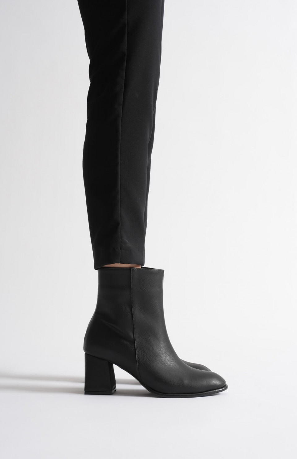 Kadın Kışlık Siyah Kalın Topuklu Bot TR12MK04A Somersan Giyim | Kadın, Erkek ve Çocuk Moda