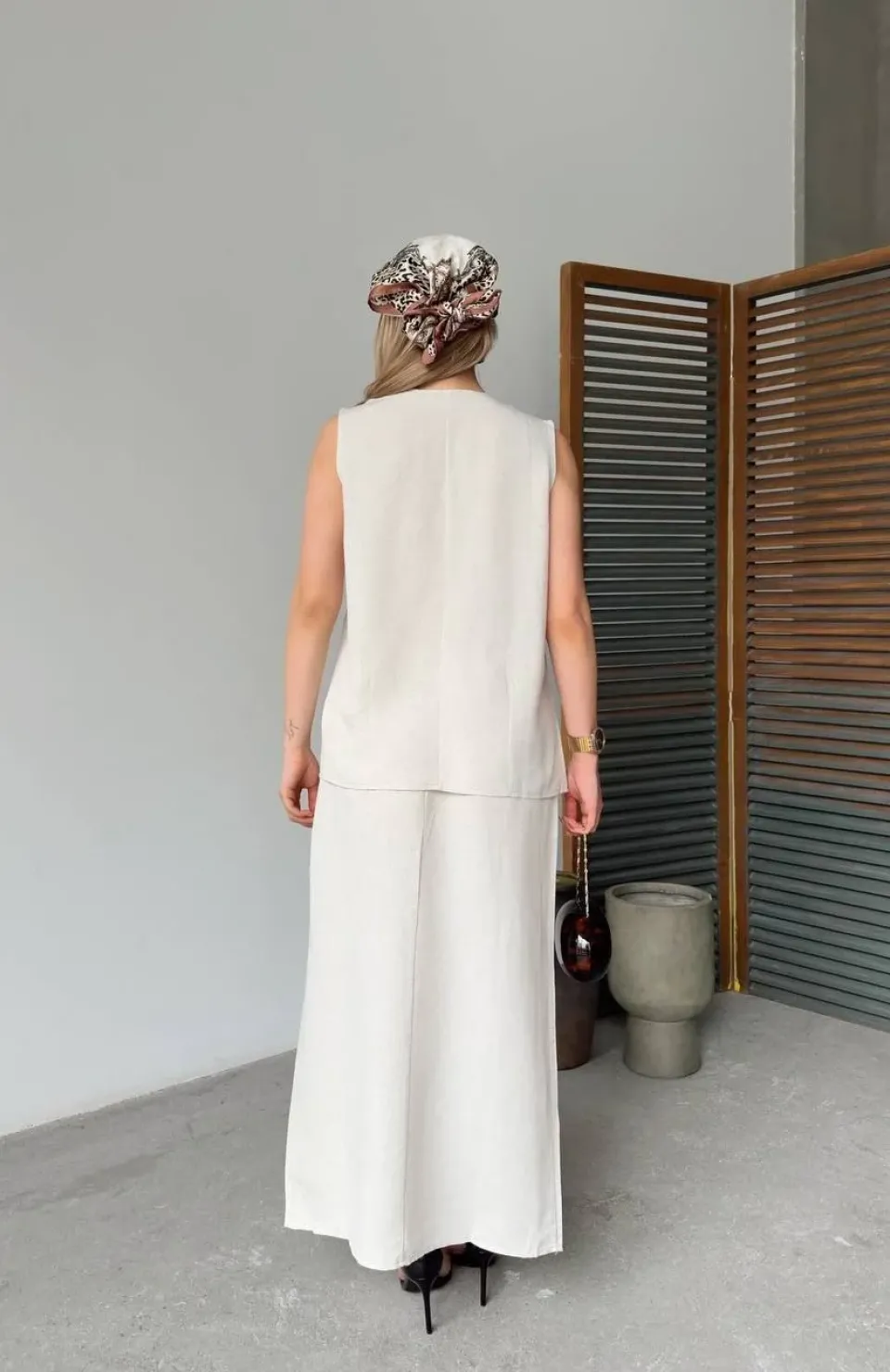 Keten Kolsuz Sıfır Yaka İlik Düğmeli Kolsuz Hırka Etek ikili Takım- Beyaz