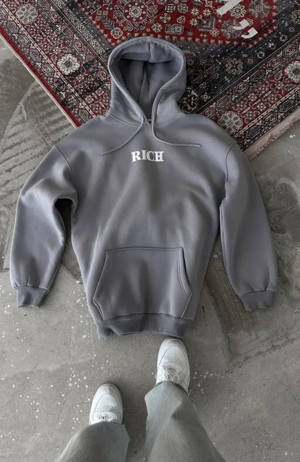 Uzun Kol Kapüşonlu Göğüs Baskılı SweatShirt - Gri