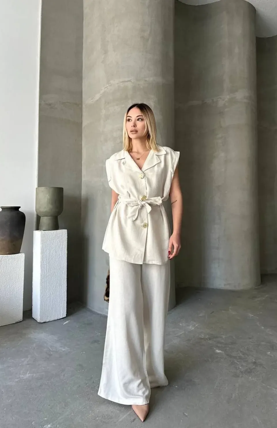 Keten Sıfır Kol Kuşaklı Ceket Pantolon ikili Takım - Beyaz