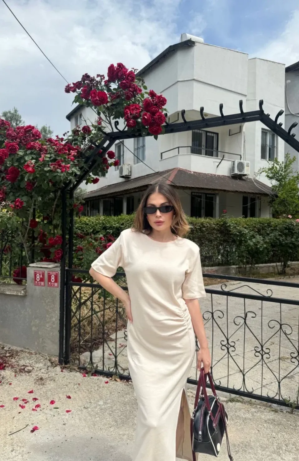 Kadın Kısa Kollu Uzun Yandan Yırtmaçlı Elbise - Bej