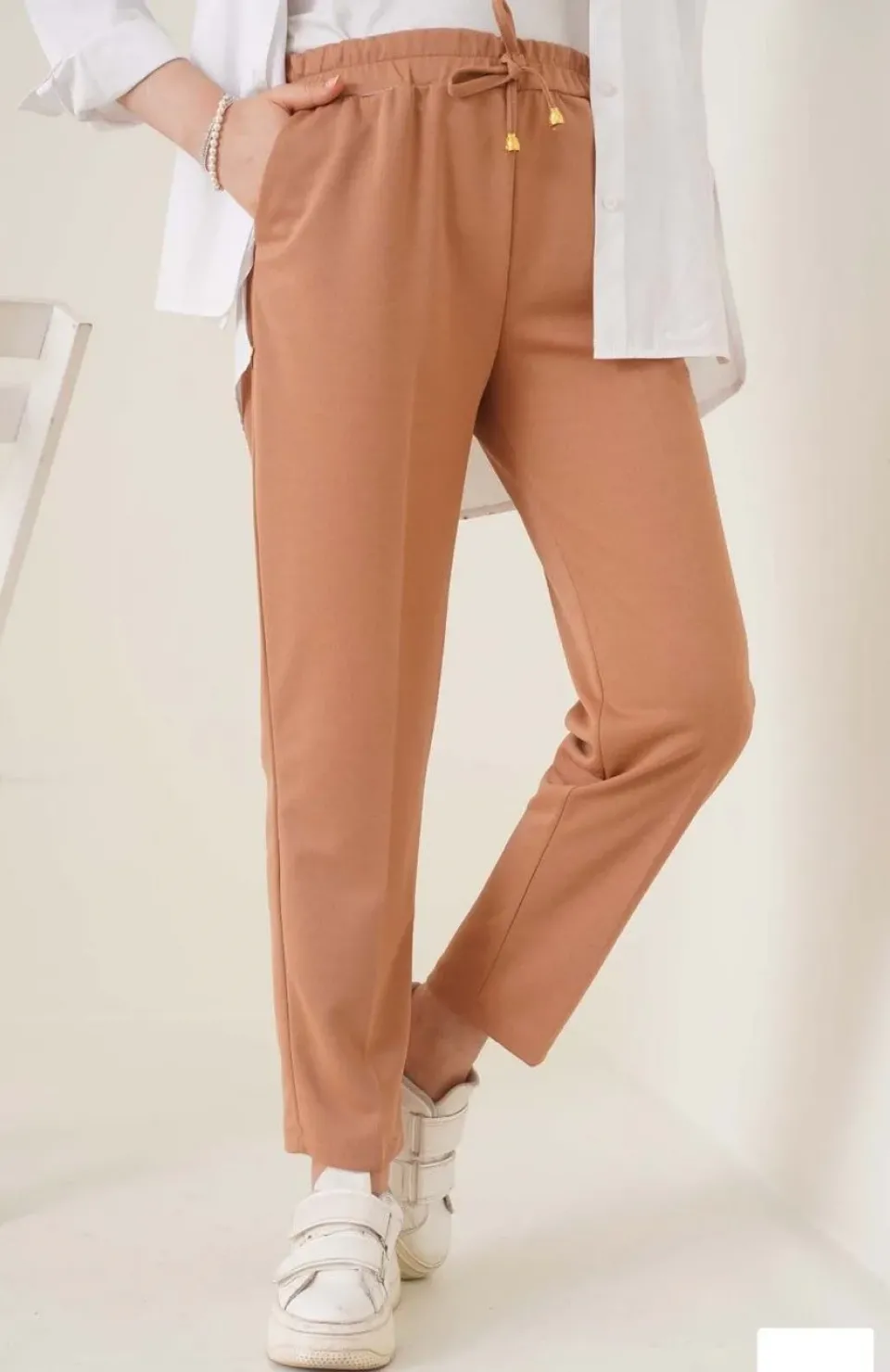 Kadın Tam Kalıp Basic Eşofman Pantolon - Kahverengi