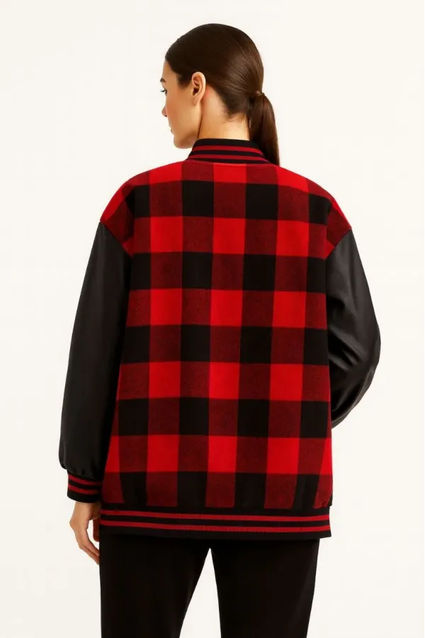 Kadın Kolej Ceket – Kareli Oduncu Kumaş, Kolları Suni Deri, Fermuarlı, İçi Kapitone Astarlı, Nakışlı Oversize Bahar & Kış Stil - Bordo