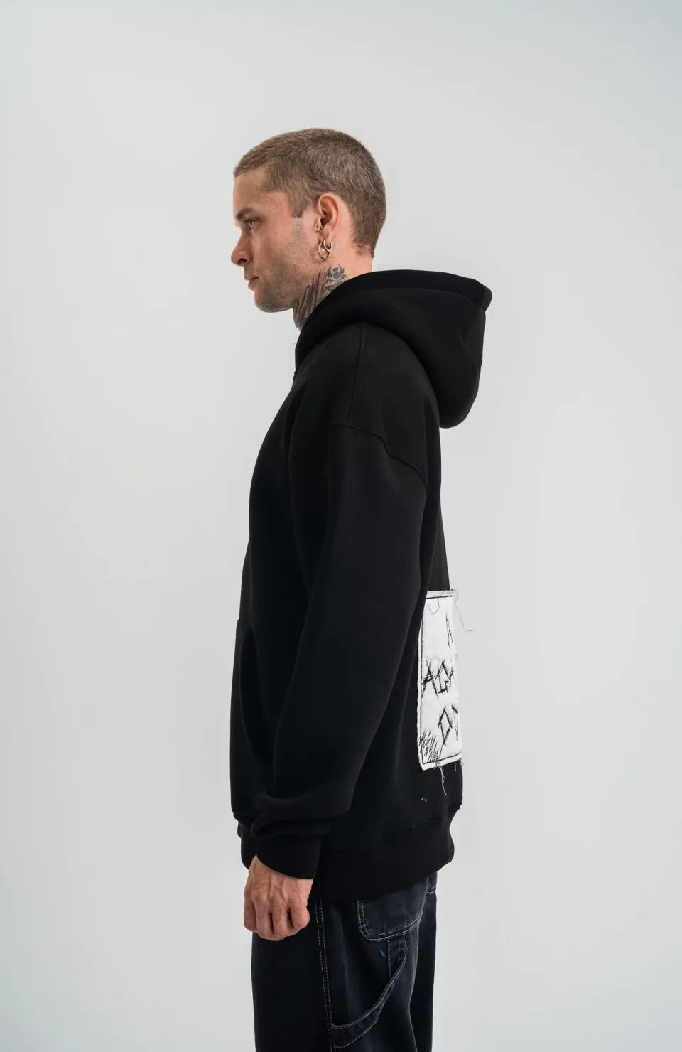 Unisex Kapşonlu Uzun Kol Patchli Nakışlı SweatShirt - Siyah Somersan Giyim | Kadın, Erkek ve Çocuk Moda