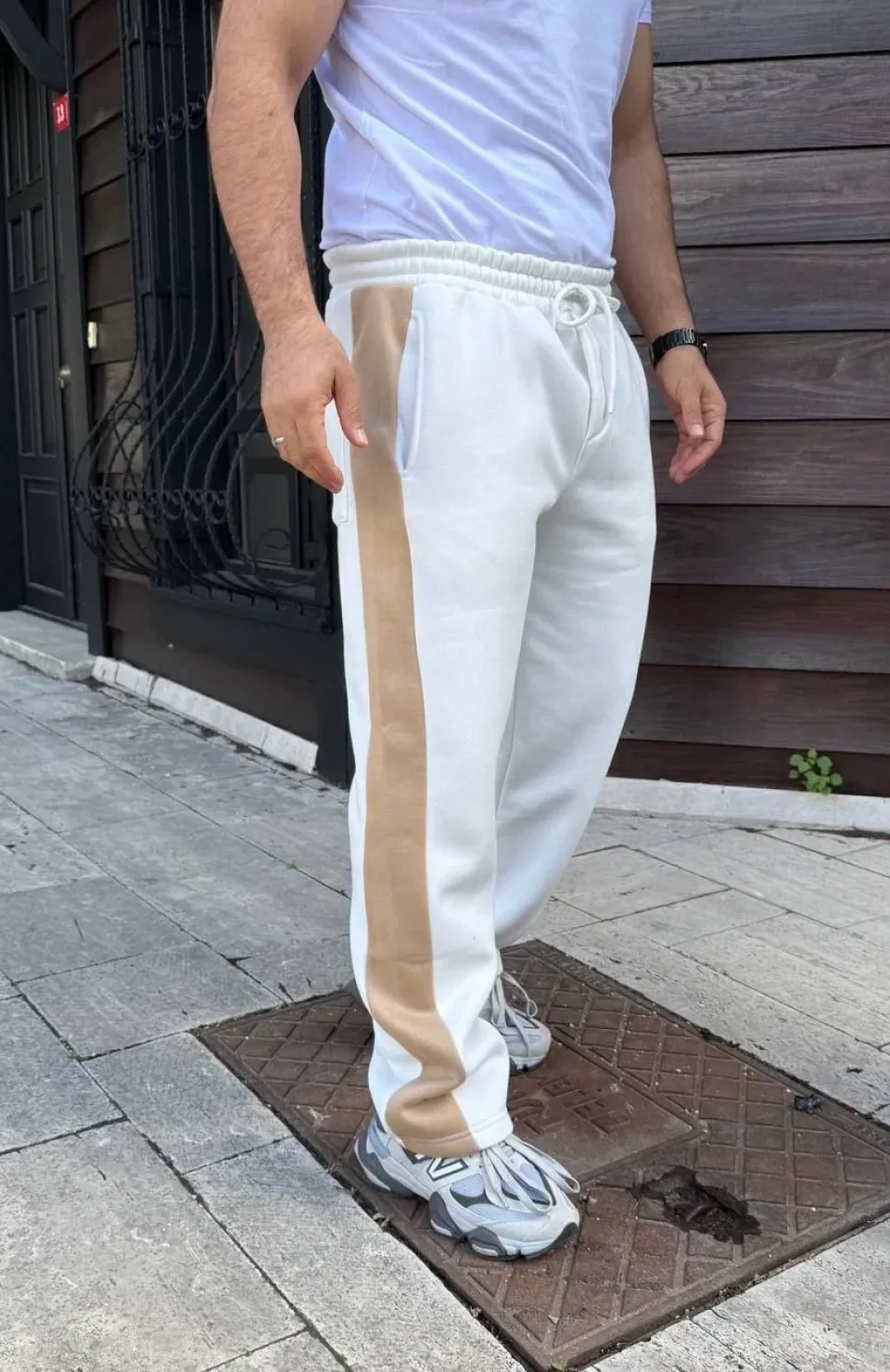 Erkek Üç İplik Kışlık Pamuklu Yandan Garneli Kalın Bej Şeritli Cepli Eşofman Altı - Beyaz