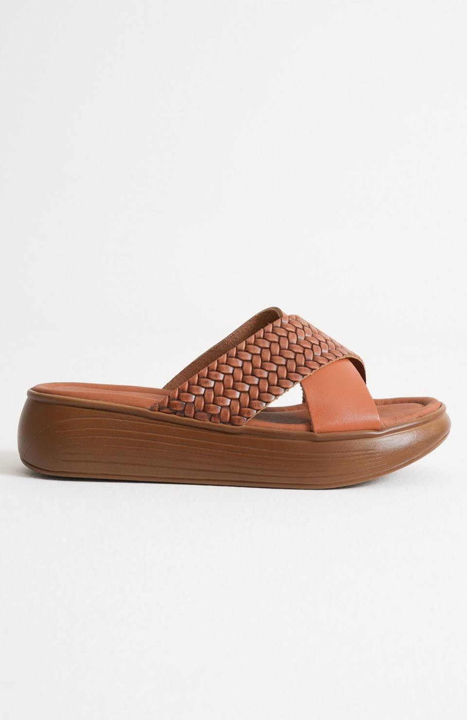 Taba Örgü Desenli Hakiki Deri Terlik TR31MY53L Somersan Giyim | Kadın, Erkek ve Çocuk Moda