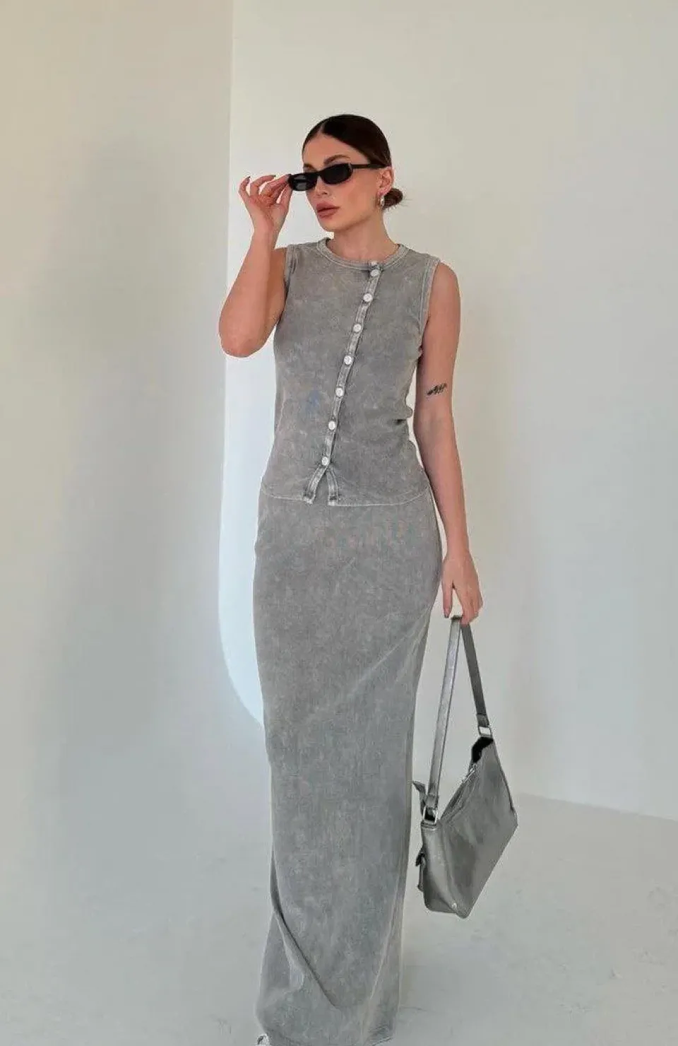 Uzun Etekli Önü Düğmeli Badi İkili Takım- Gri