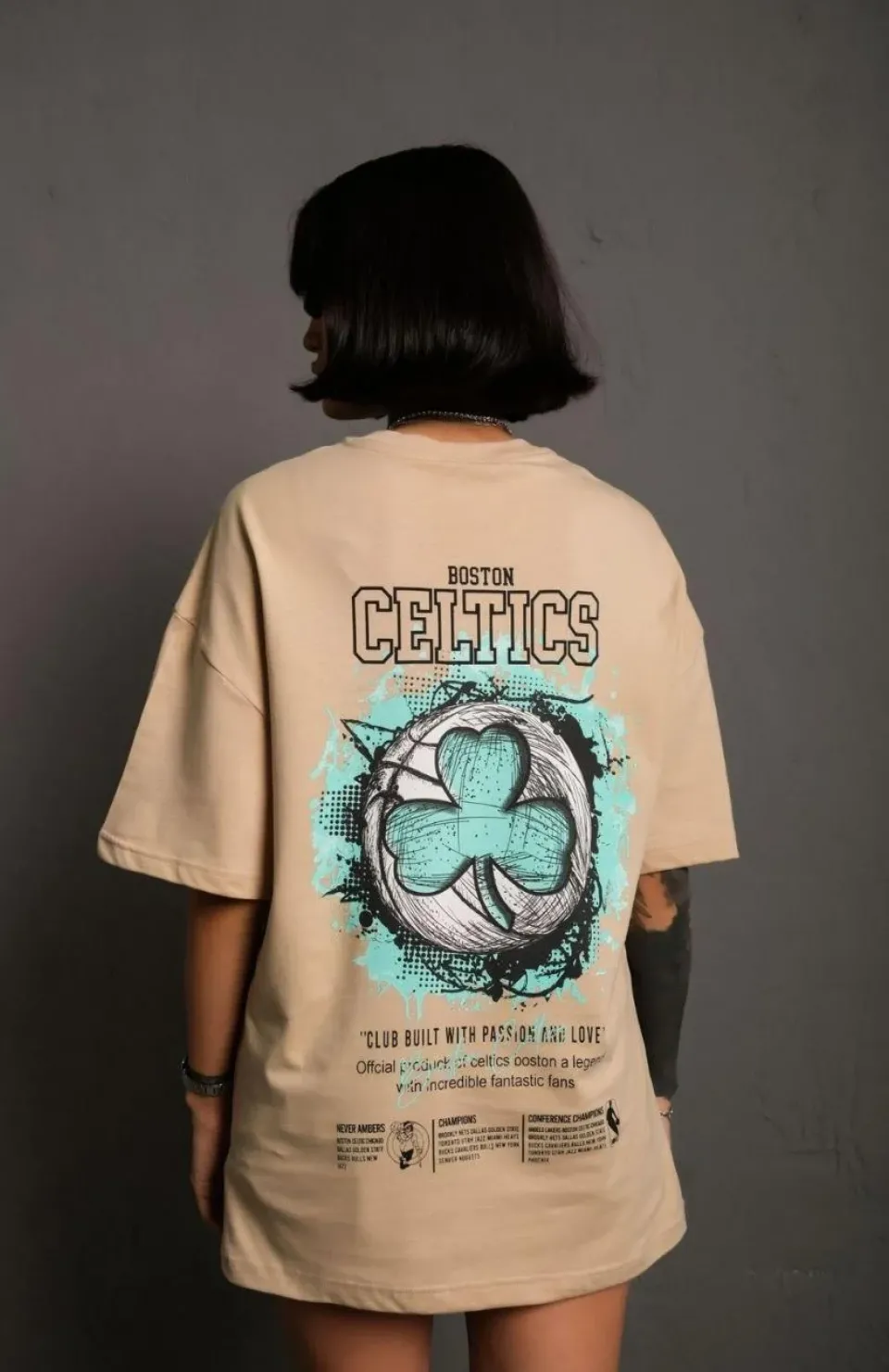 Kadın Sırt Baskılı T-shirt - Bej