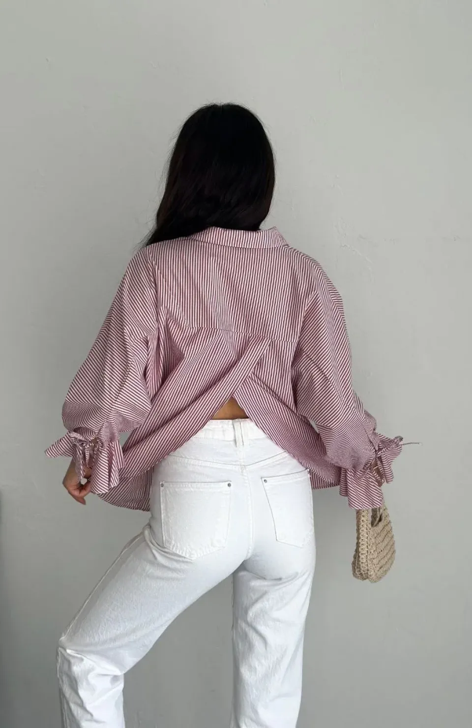 Kadın Arkası Asimetrik Yırtmaç Kesim Detaylı Cizgili Bluz Gömlek - Bordo