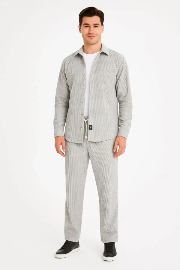 Erkek Kadife Oversize Takım – Gömlek ve Pantolon İkili Set Füme Corduroy Şıklığı, Rahat ve Zarif Duruş Yumuşak Dokulu Kadife Kumaş, Düğmeli Gömlek Üst ve Lastikli Pantolon Alt Parça ile Gün Boyu Konfor- Gri