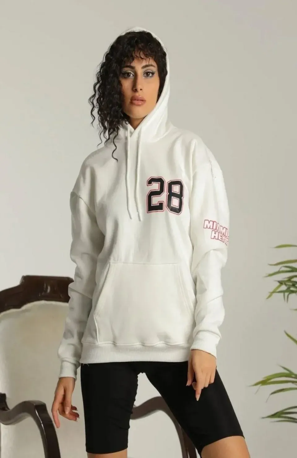 Kadın Sırt Baskılı Oversize Üç İplik Kapüşonlu Sweatshirt - Beyaz