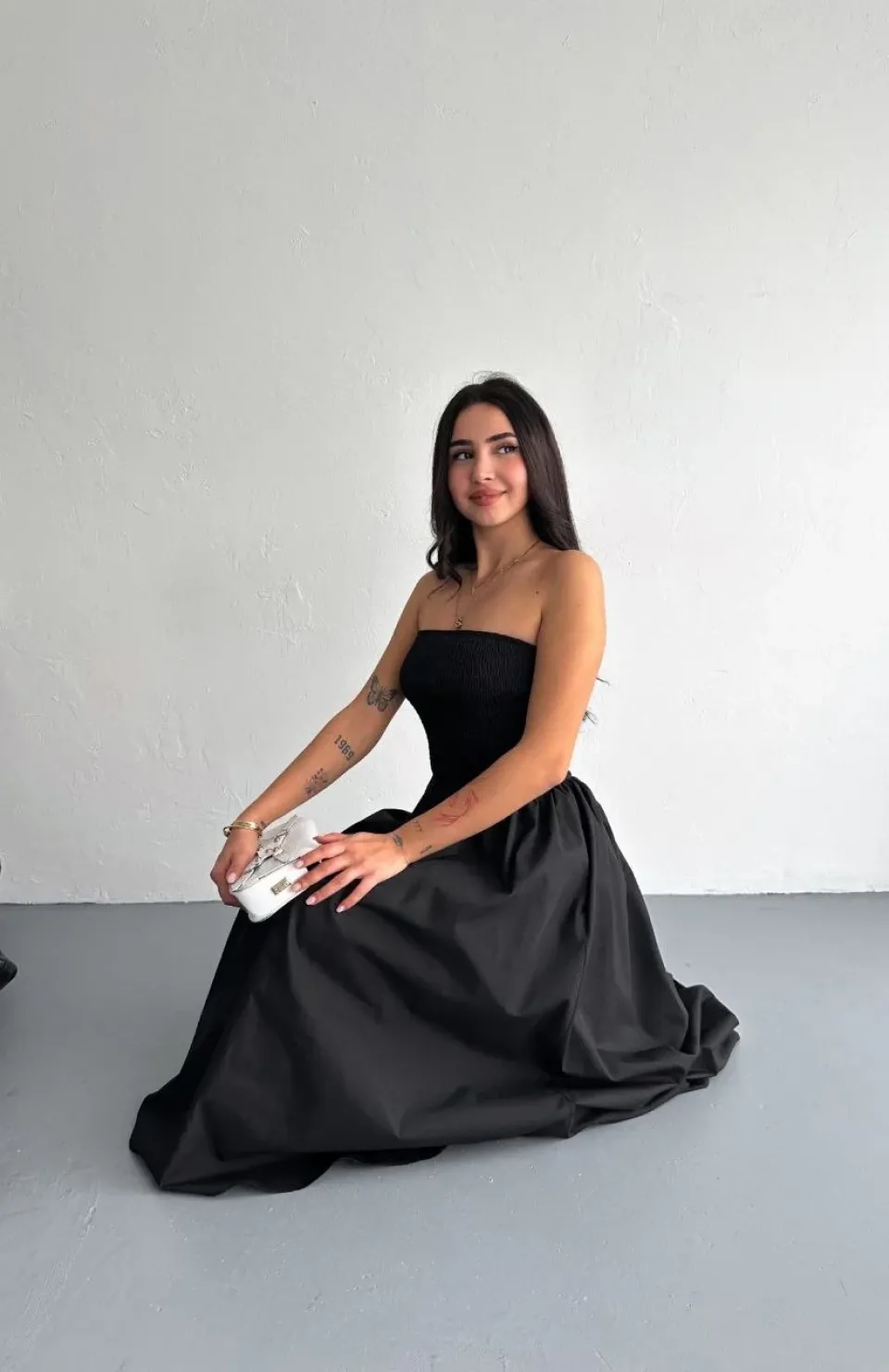 Straplez Pileli Elbise - Siyah