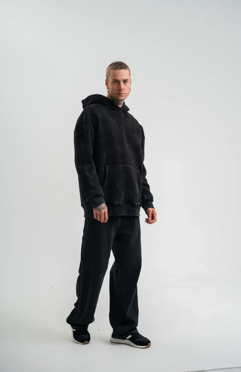 Unisex Uzun Kol Kapşonlu Yıkamalı Nakışlı SweatShirt - Siyah Somersan Giyim | Kadın, Erkek ve Çocuk Moda