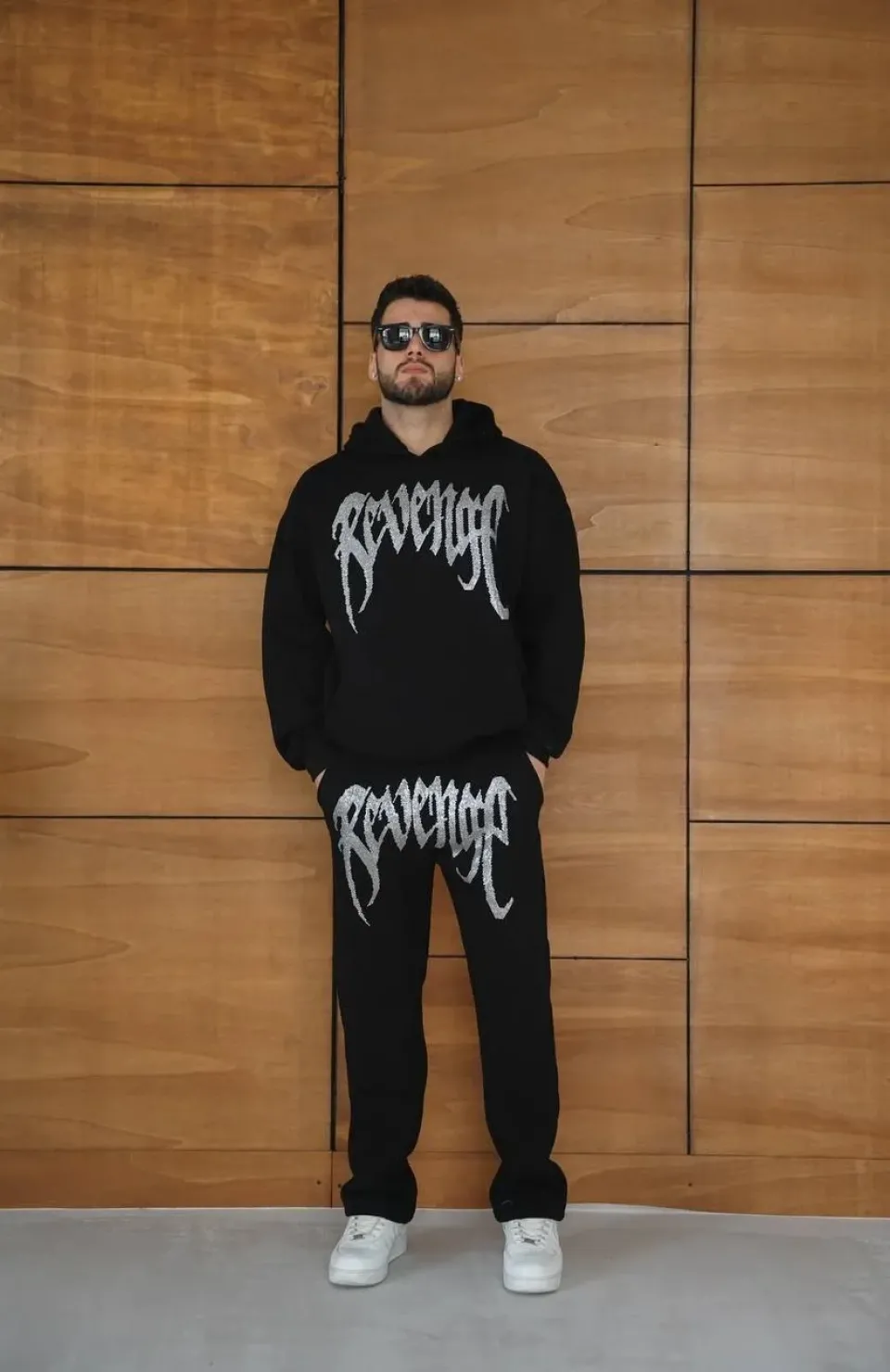 Erkek Premium Taş Baskılı Eşofman Takım Revenge Model (Siyah) Kapüşonlu Üst + Taşlı Baskılı Alt Modern Streetwear Tarzı Oversize Rahat Kalıp 3 iplik Pamuklu - Siyah