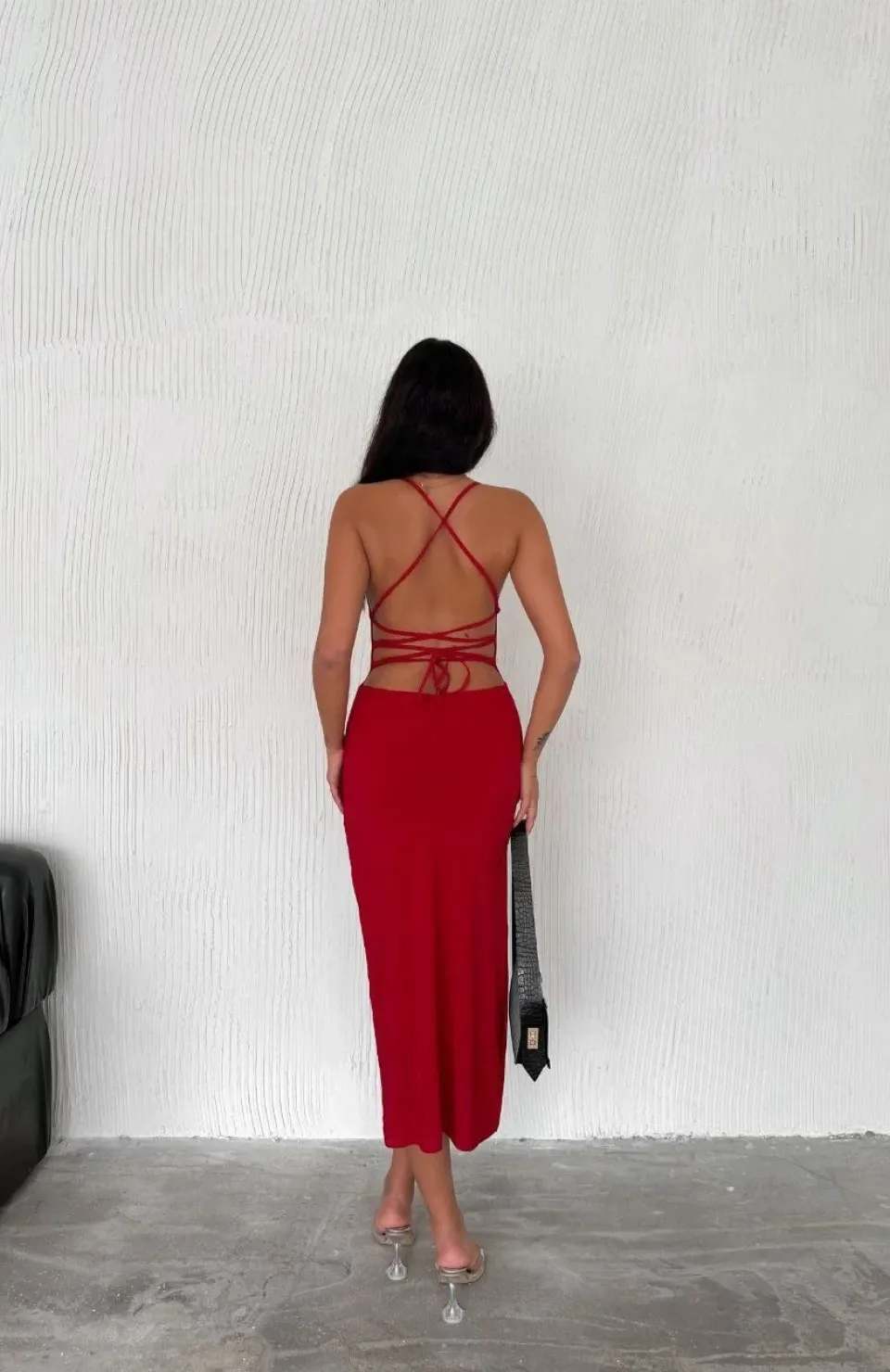 Sırt Bağlamalı Derin Yirtmaç Askılı Elbise - Kırmızı