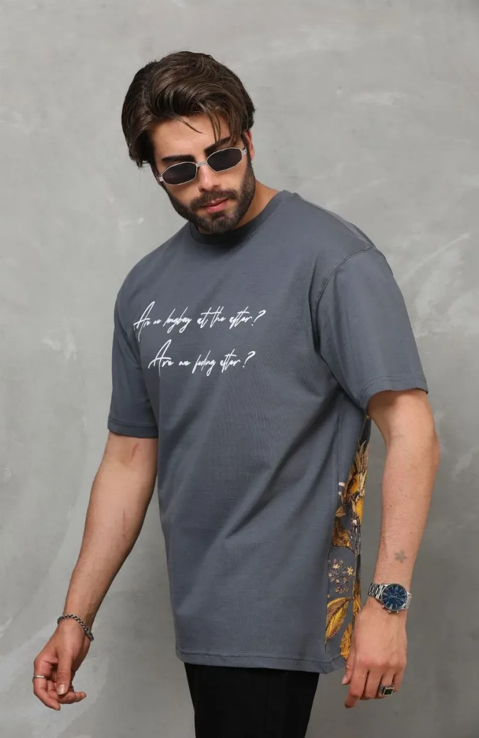 Unisex Bisiklet Yaka Baskılı Oversize T-Shirt - Füme Somersan Giyim | Kadın, Erkek ve Çocuk Moda