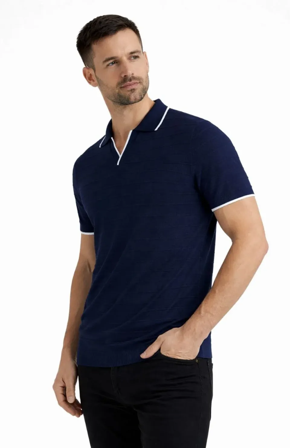 Erkek Triko Kumaş Yakalı Düğmesiz Açık Yaka Fitilli Kısa Kollu Regular Fit Tişört T-shirt - Lacivert Somersan Giyim | Kadın, Erkek ve Çocuk Moda