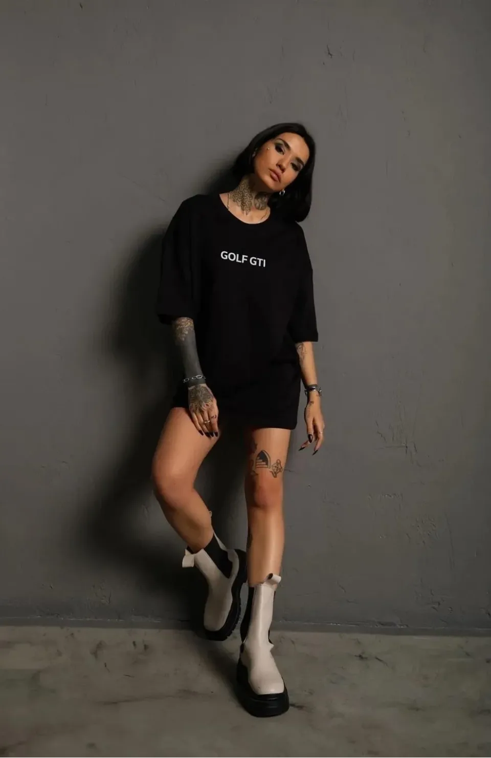 Kadın Oversize Baskılı Tişört – Golf GTI Retro Araba Desenli, Ön & Arka Dijital Baskı, Sokak Modası Stil - Siyah