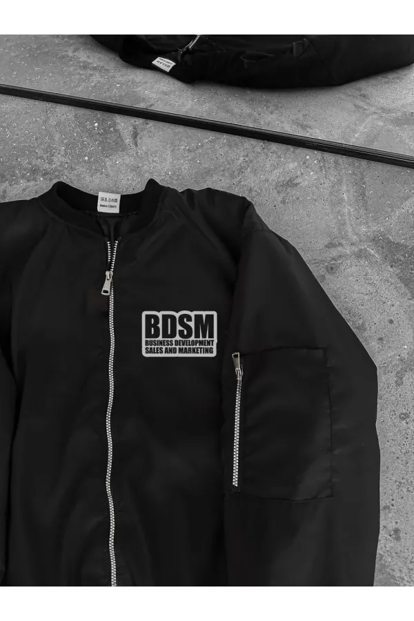Erkek Siyah Bomber Mont – Fermuarlı, Cepli, Kapitone Astarlı, Göğüs Baskılı Tasarım Günlük Rahat Ceket - Siyah