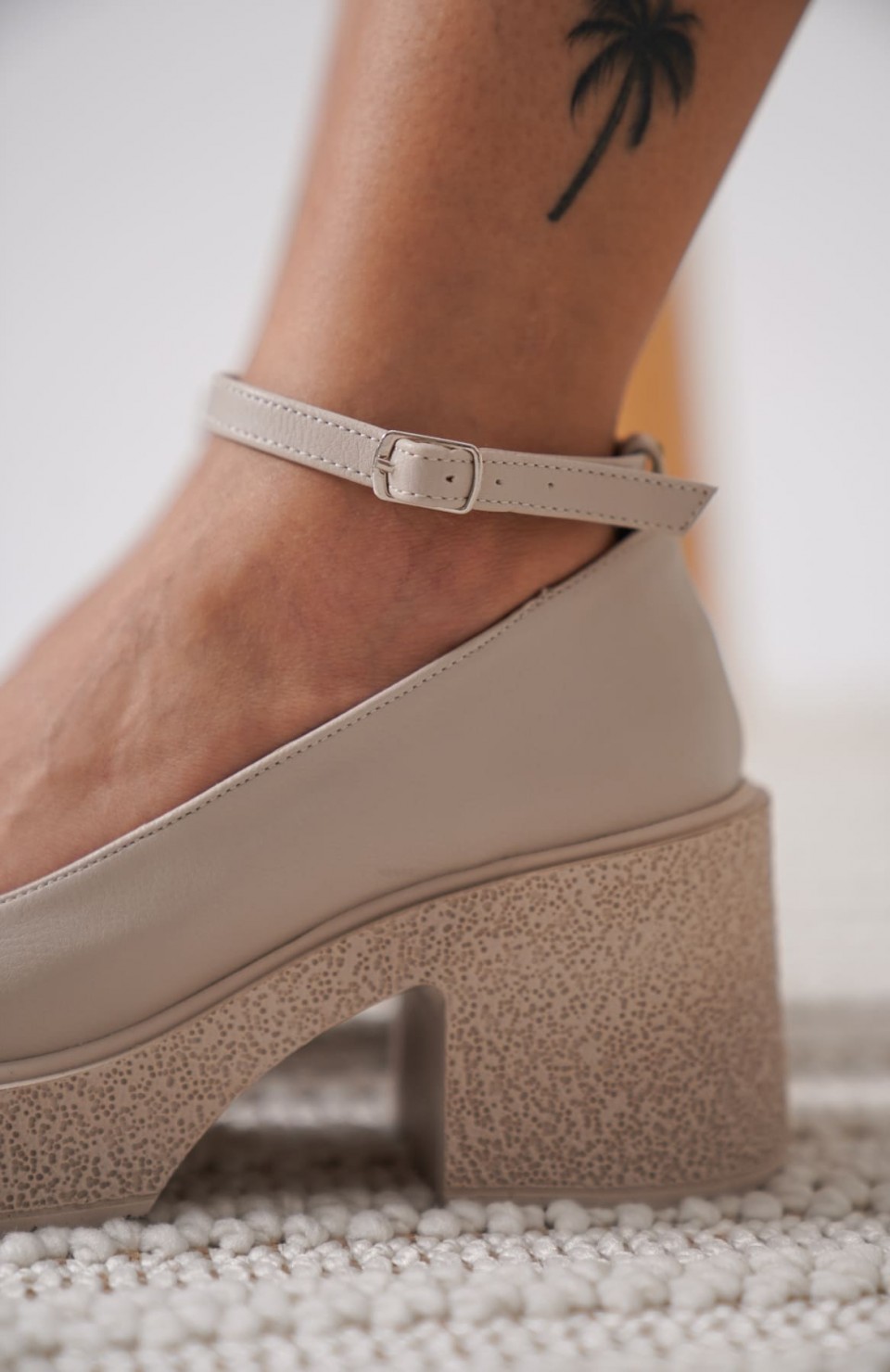 Kadın Bej Bilekten Baretli Günlük Ayakkabı TR06MS01D Somersan Giyim | Kadın, Erkek ve Çocuk Moda