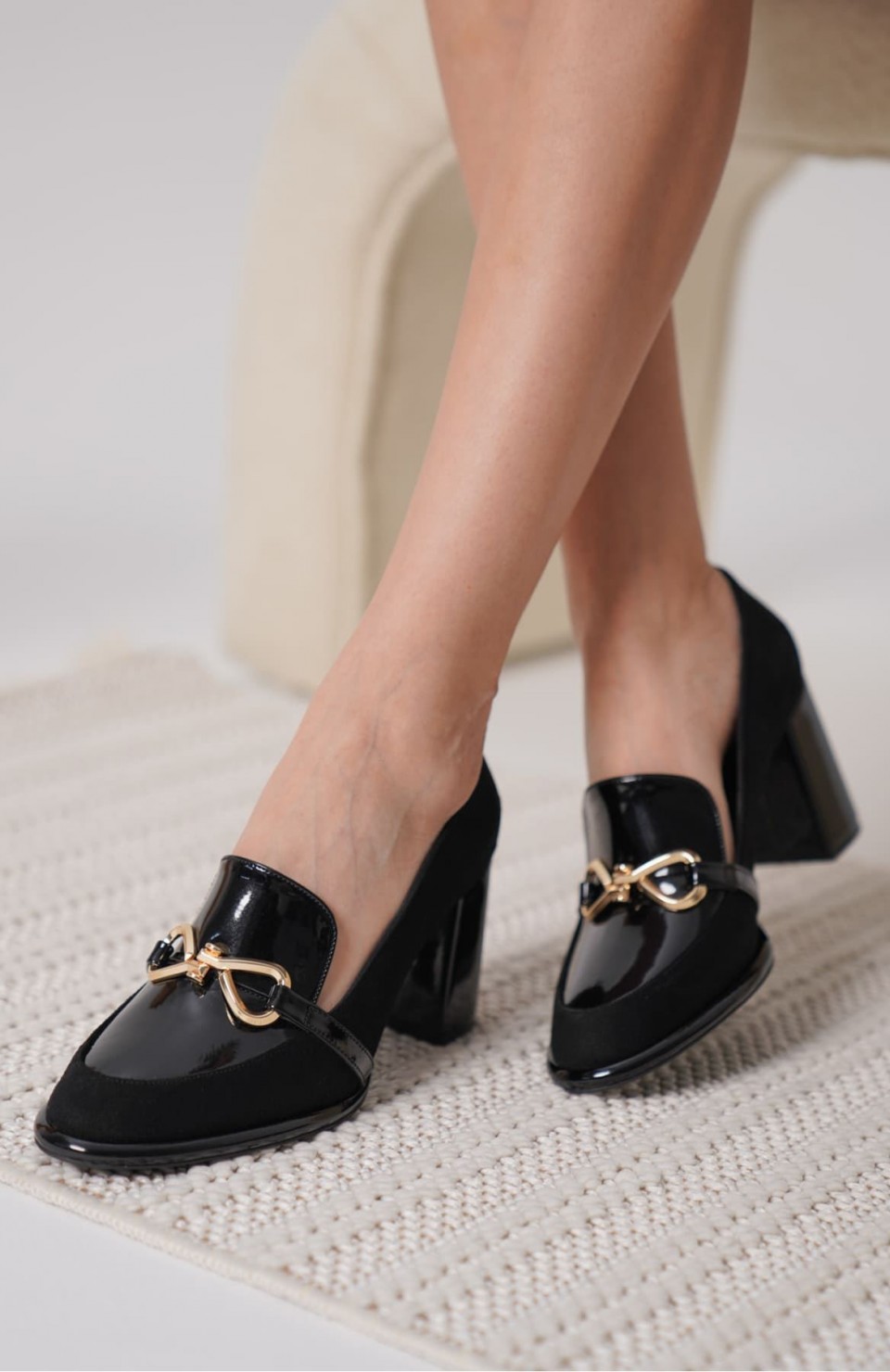 Siyah Rugan Süet Detaylı Kadın Topuklu Ayakkabı TR18MS10C Somersan Giyim | Kadın, Erkek ve Çocuk Moda