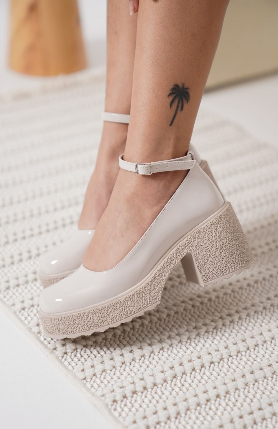 Kadın Bej Rugan Bilekten Baretli Günlük Ayakkabı TR06MS01B Somersan Giyim | Kadın, Erkek ve Çocuk Moda