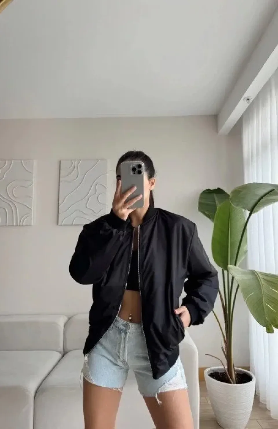 Kadın Siyah Bomber Mont – Oversize Rahat Kalıp, Fermuarlı Cepli, Günlük Kombinlere Uygun Hafif Kapitone Mont- Siyah