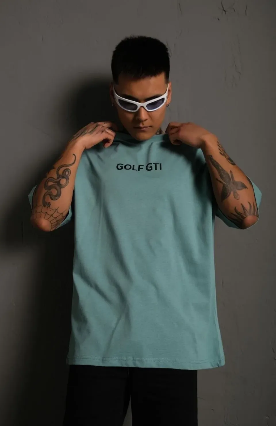 Erkek Oversize Baskılı Tişört – Golf GTI Retro Araba Desenli, Ön & Arka Dijital Baskı, Sokak Modası Stil - Mint Yeşili