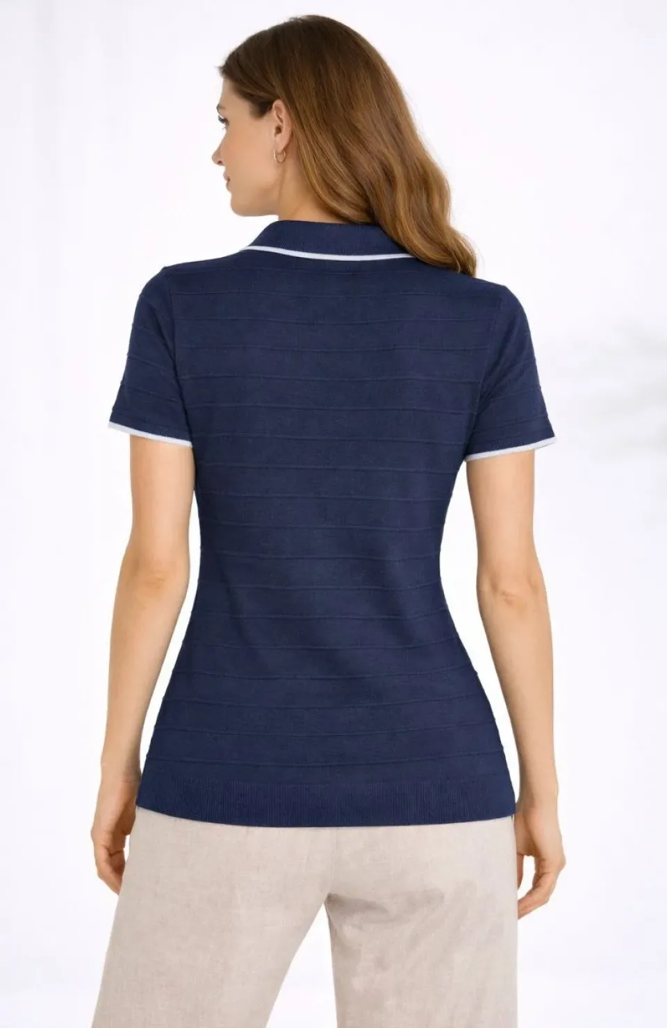 Kadın Triko Kumaş Yakalı Düğmesiz Açık Yaka Fitilli Kısa Kollu Regular Fit Tişört T-shirt - Lacivert Somersan Giyim | Kadın, Erkek ve Çocuk Moda