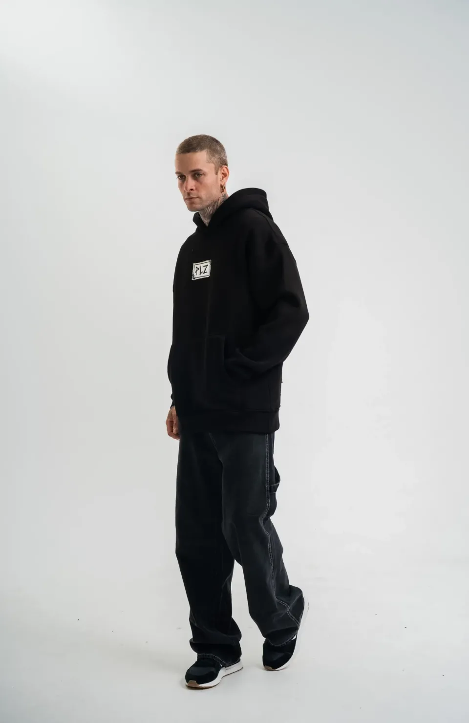 Unisex Kapşonlu Uzun Kol Patchli Nakışlı SweatShirt - Siyah Somersan Giyim | Kadın, Erkek ve Çocuk Moda