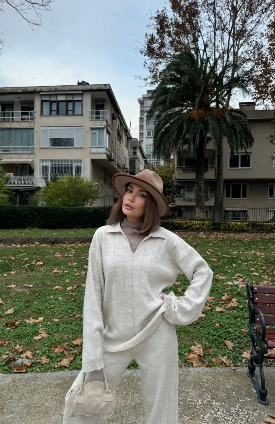 Yakalı Cizgi Detaylı Triko İkili Takım - Beyaz