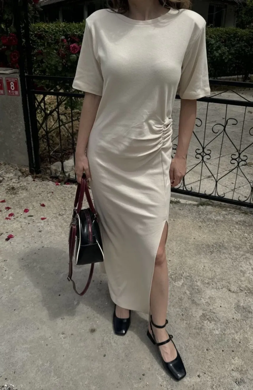 Kadın Kısa Kollu Uzun Yandan Yırtmaçlı Elbise - Bej