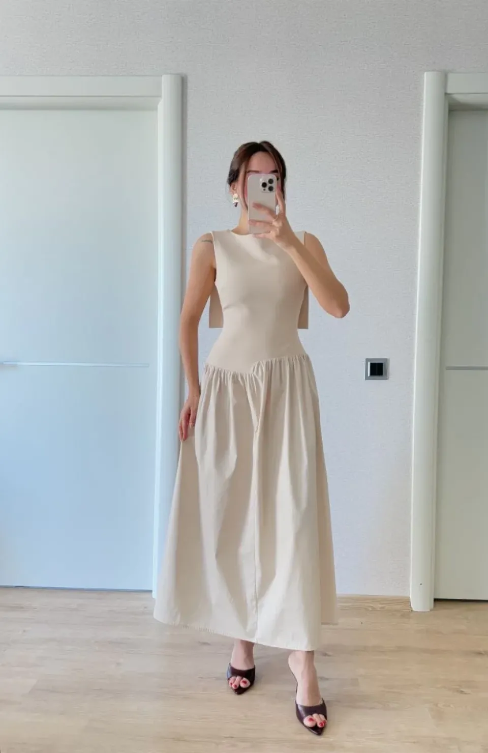 Krep Arkası Kanat Arka Ön Pens Detaylı Uzun Kadın Elbise - Bej