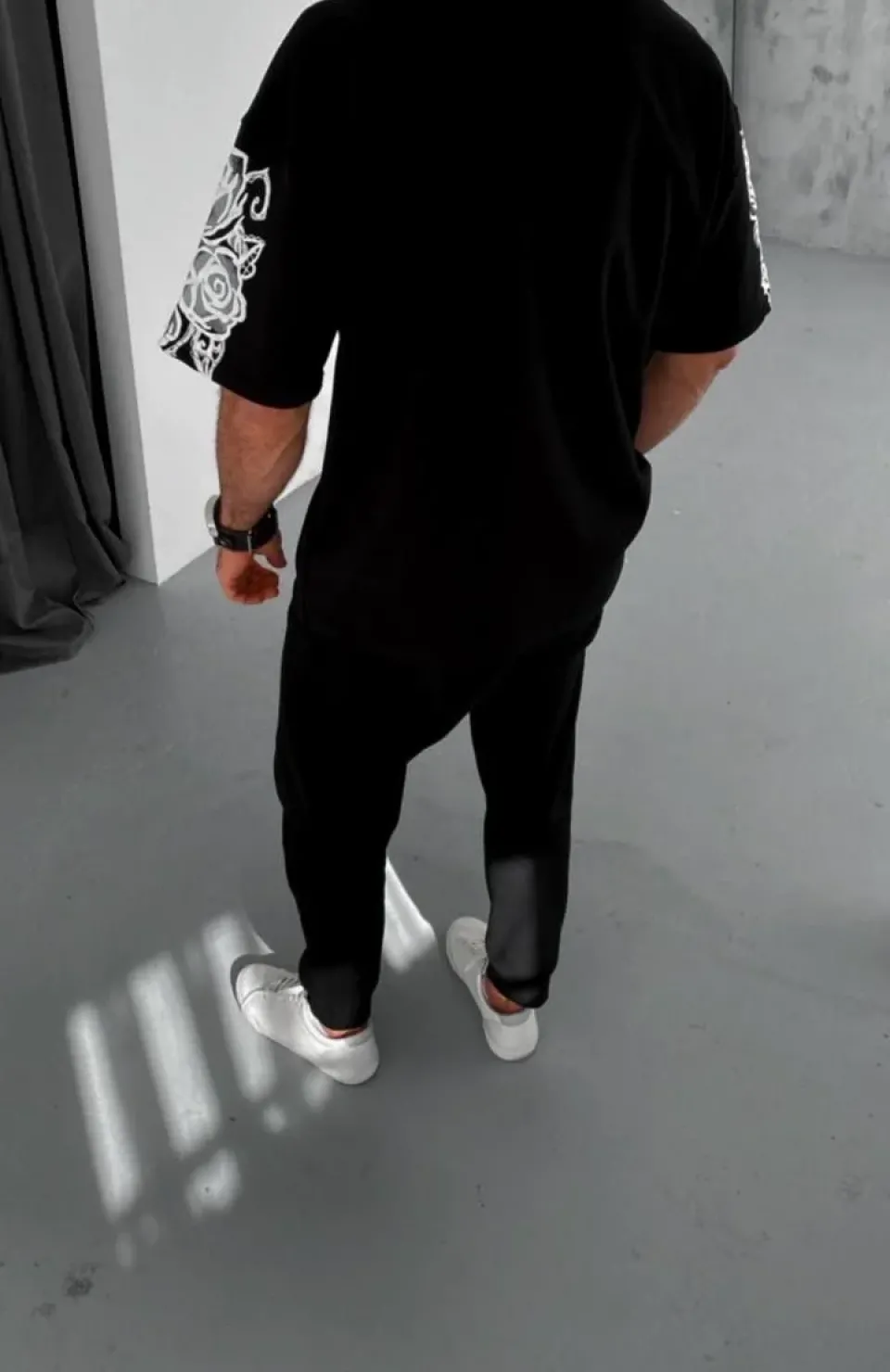 Unisex Flok Kabartma Baskılı T-Shirt - Siyah Somersan Giyim | Kadın, Erkek ve Çocuk Moda